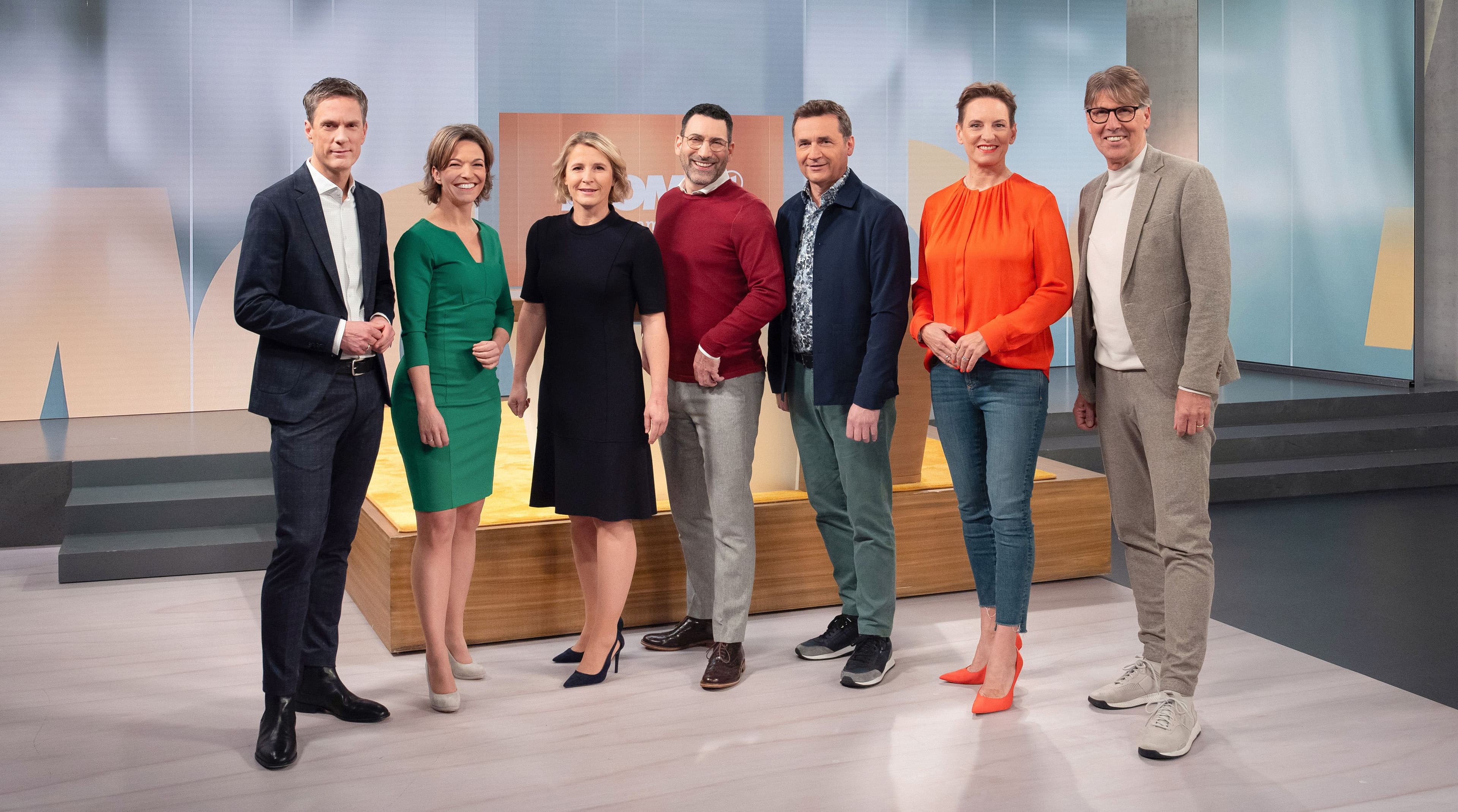 Gruppenfoto des Moderatorenteams des Morgenmagazins. | Bildquelle: ARD Foto Gruppenfoto des Moderatorenteams des Morgenmagazins.