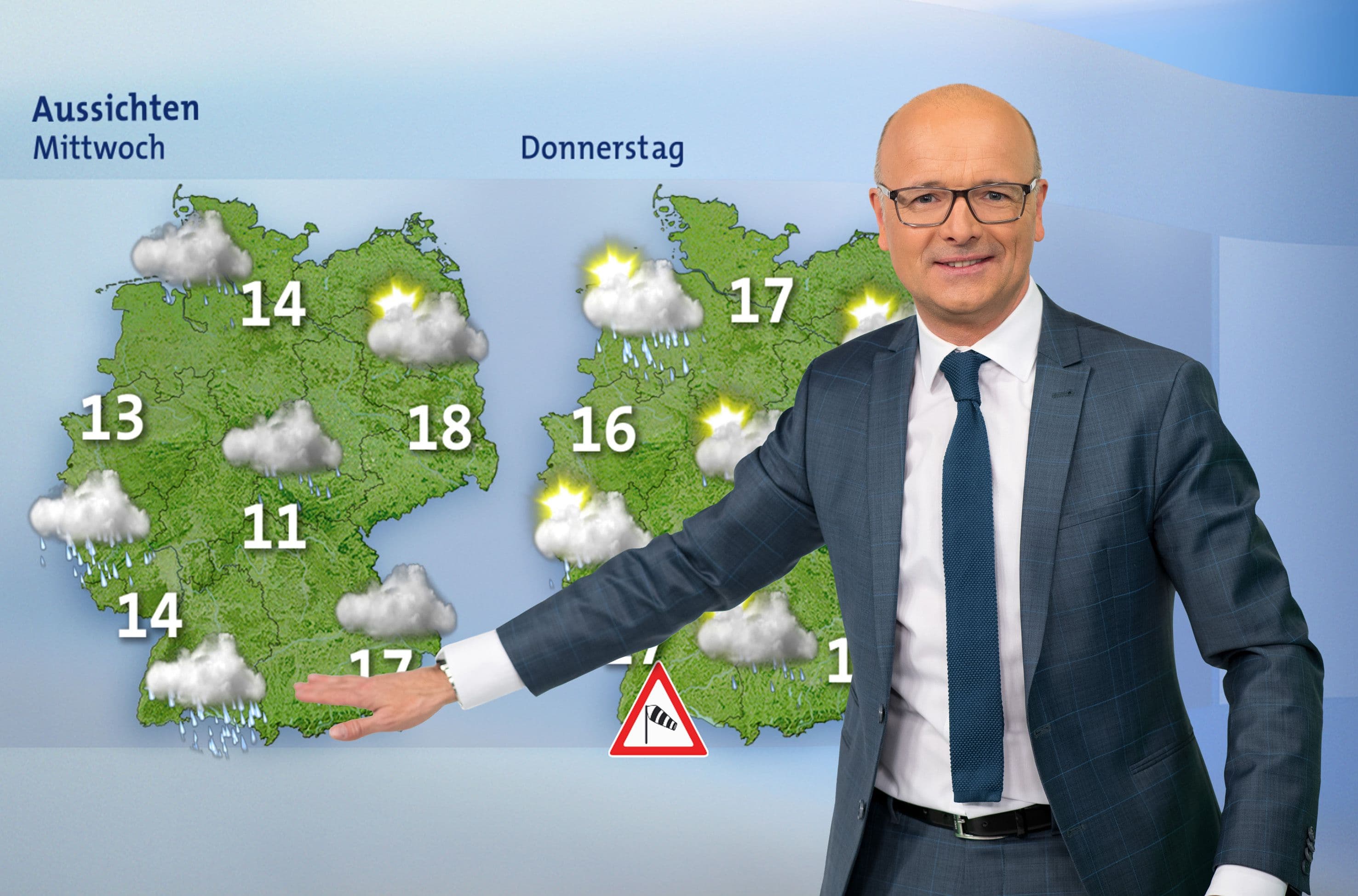 Wettermoderator Karsten Schwanke steht neben der Wetterkarte. | Bildquelle: ARD Foto Wettermoderator Karsten Schwanke steht neben der Wetterkarte.